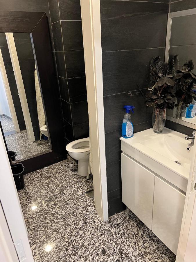 Modern Room With Indoor Shower Near The River - Quarto Moderno Com Duche Interior Proximo Da Ribeira ヴィラ・ノヴァ・デ・ガイア エクステリア 写真