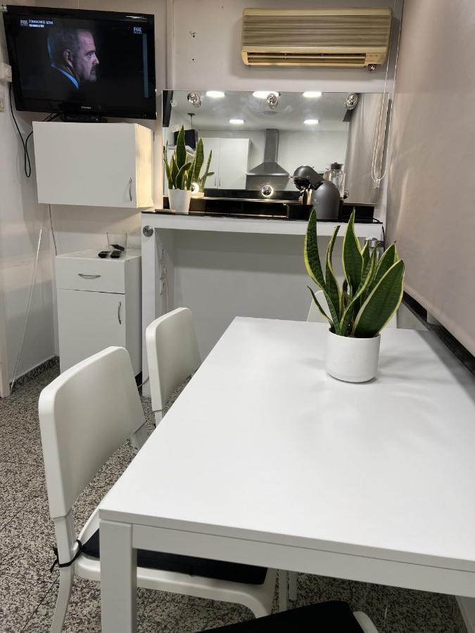 Modern Room With Indoor Shower Near The River - Quarto Moderno Com Duche Interior Proximo Da Ribeira ヴィラ・ノヴァ・デ・ガイア エクステリア 写真